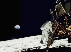 Apollo-11-on-the-moon-picture-950x690